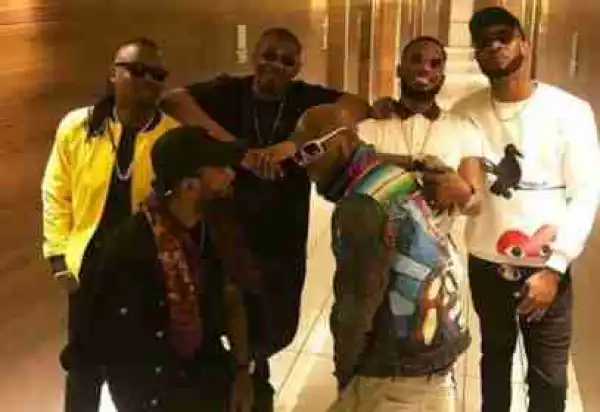 See Backstage Photo Of Defunct Mo